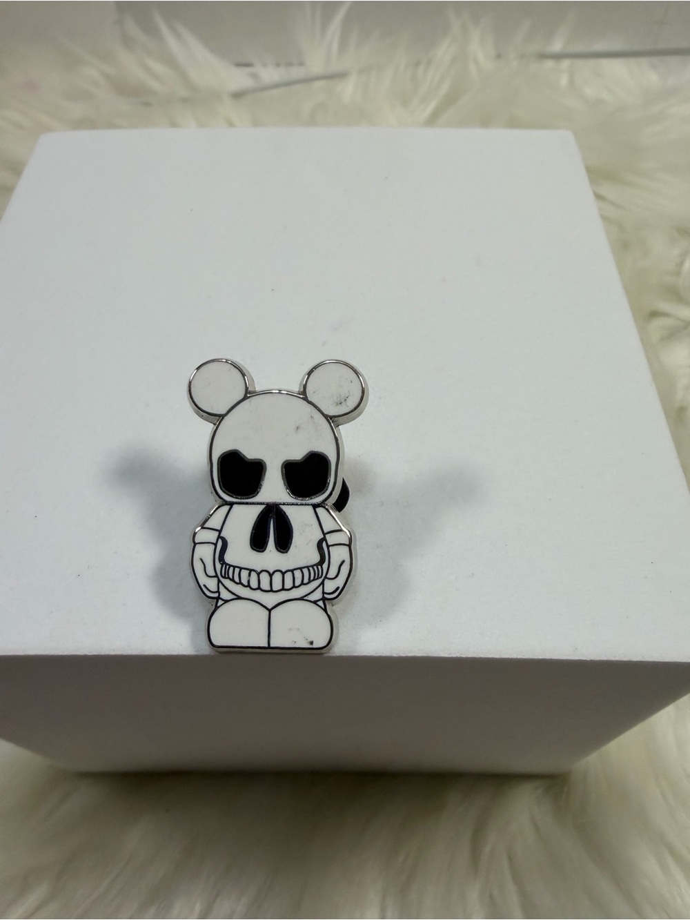 💙3/$20💙 DISNEY White & Black Skull Bear Enamel Pin